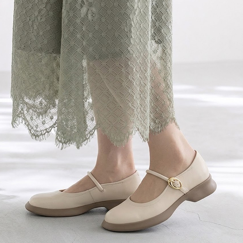 本革製・レトロスタイルのメアリージェーンシューズ