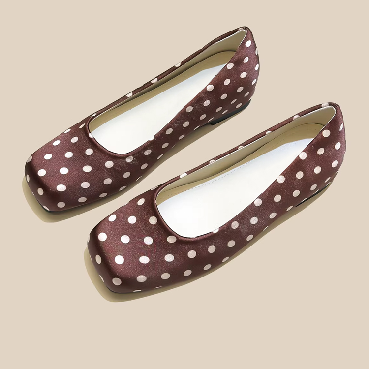 【クラシックドット＆4cmマイクロヒール】柔らか浅口パンプス｜痛くない・滑り止め・通勤＆日常万能・低身長さんも脚長効果・レトロで大人可愛い