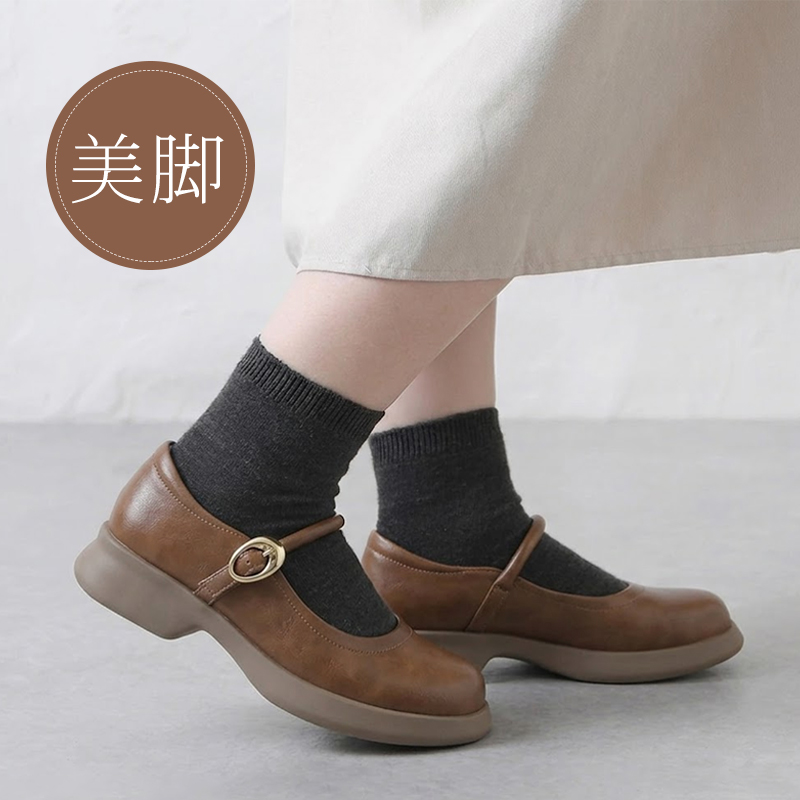 本革製・レトロスタイルのメアリージェーンシューズ