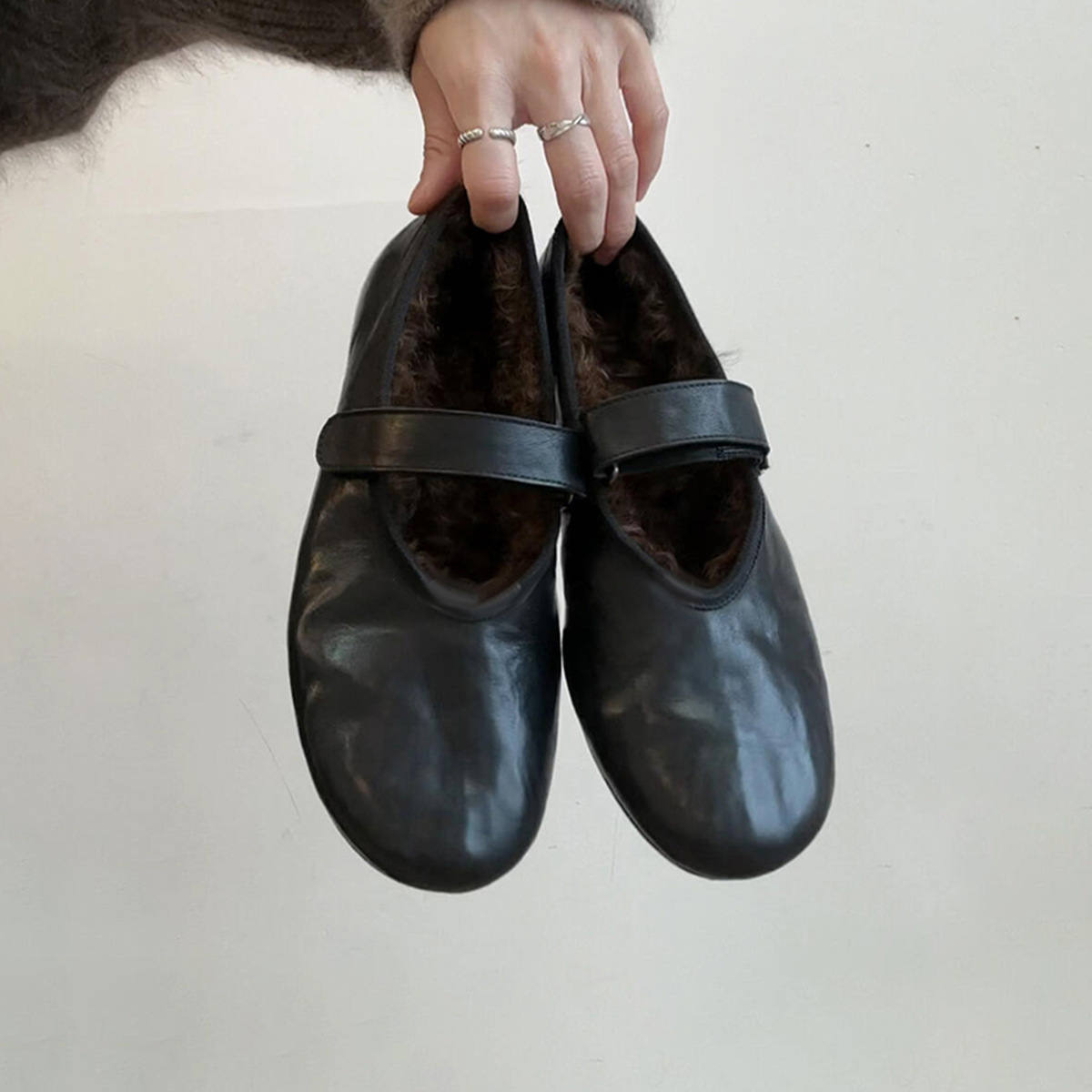 日系レトロなマリージェーンシューズ｜マジックテープデザイン、裏起毛で暖かい
