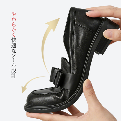 Emiwalk ローファー 屈曲性の高い柔らかなソール設計 手元の柔軟性テスト