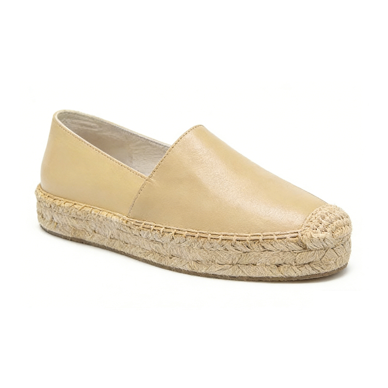 厚底のスリッポンタイプ・麦わらサンダル