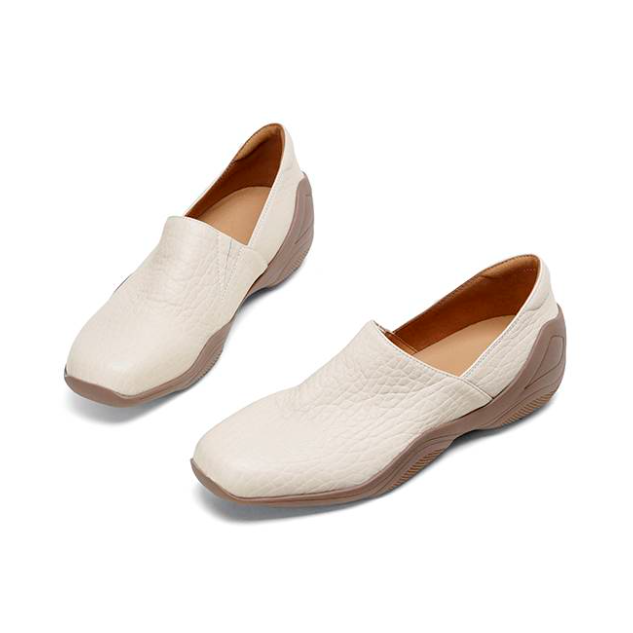 スポーツソールのローファー｜軽くて歩きやすく、やわらかクッション性