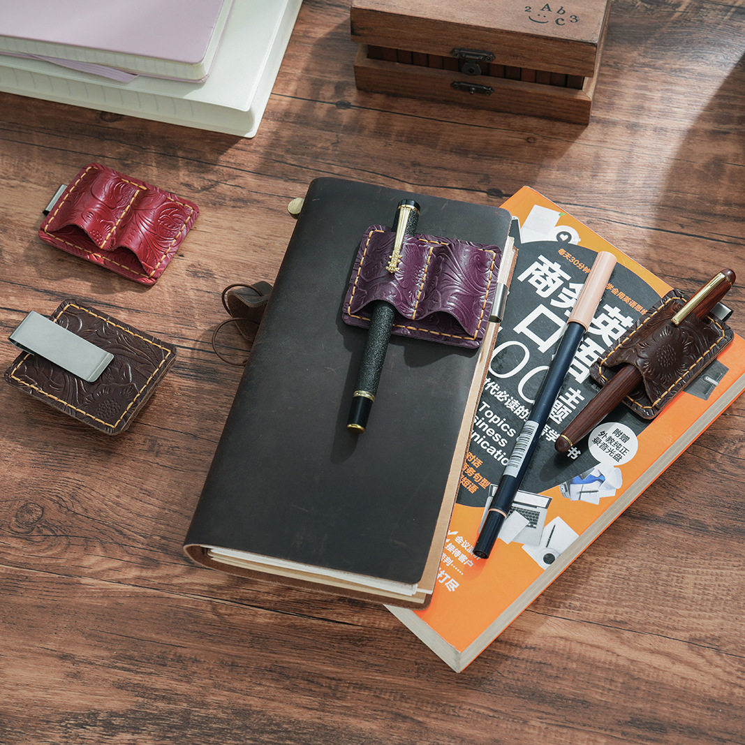 2本差し 唐草模様 革 手帳 ペンホルダー