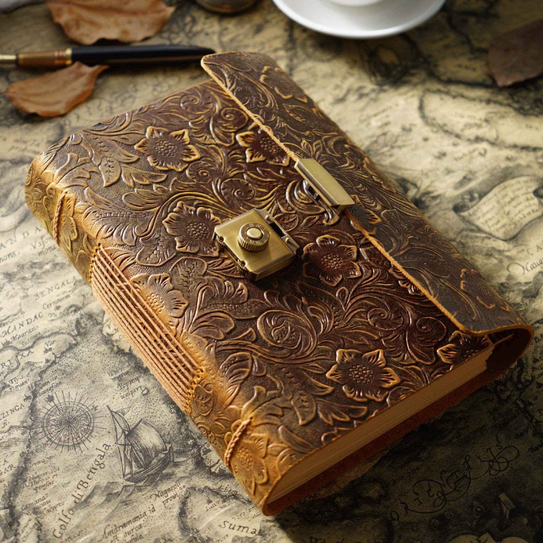 A5 花柄 革カバー ノート 手縫い システム手帳 鍵付きノート