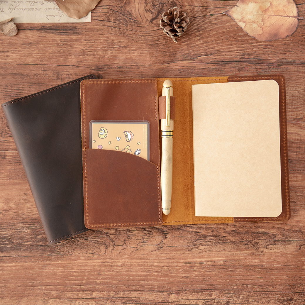 二つ折り 革 ノート カバー 文庫本サイズ対応 ペンホルダー カードホルダー付き