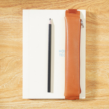 手帳用 ペンホルダー バンド付き 植物鞣し革 スリム ペンケース