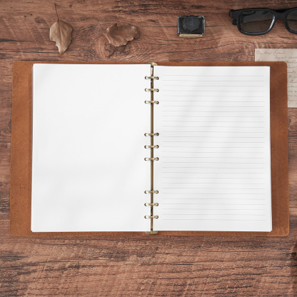 B5 9穴 バインダー 革カバー ノート ボタン閉め