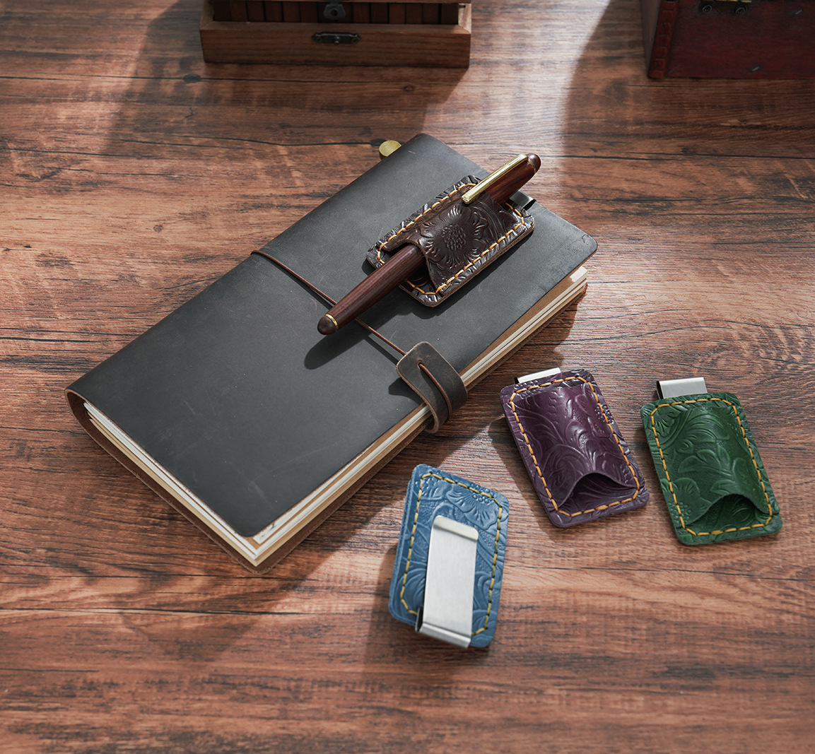 唐草模様 革 一本差し 手帳 ペンホルダー