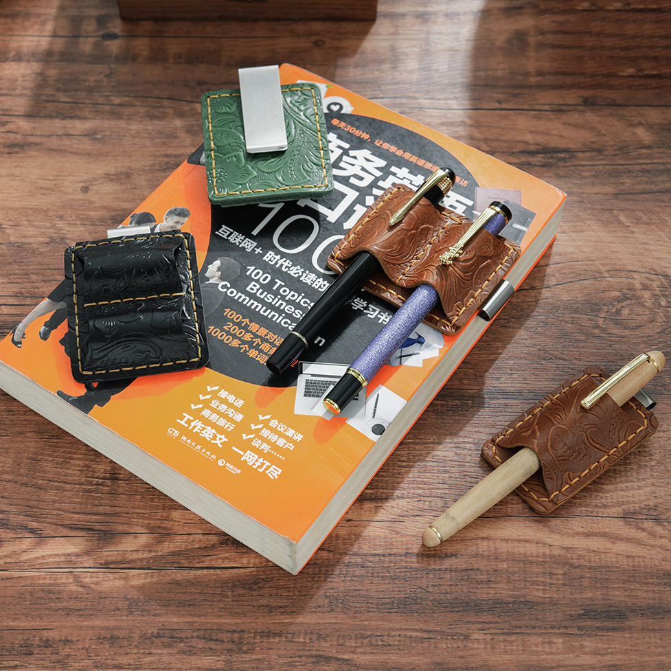 2本差し 唐草模様 革 手帳 ペンホルダー