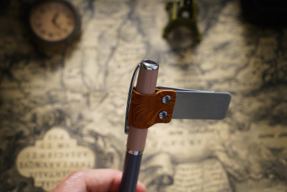 唐草模様 革 手帳 ペンホルダー