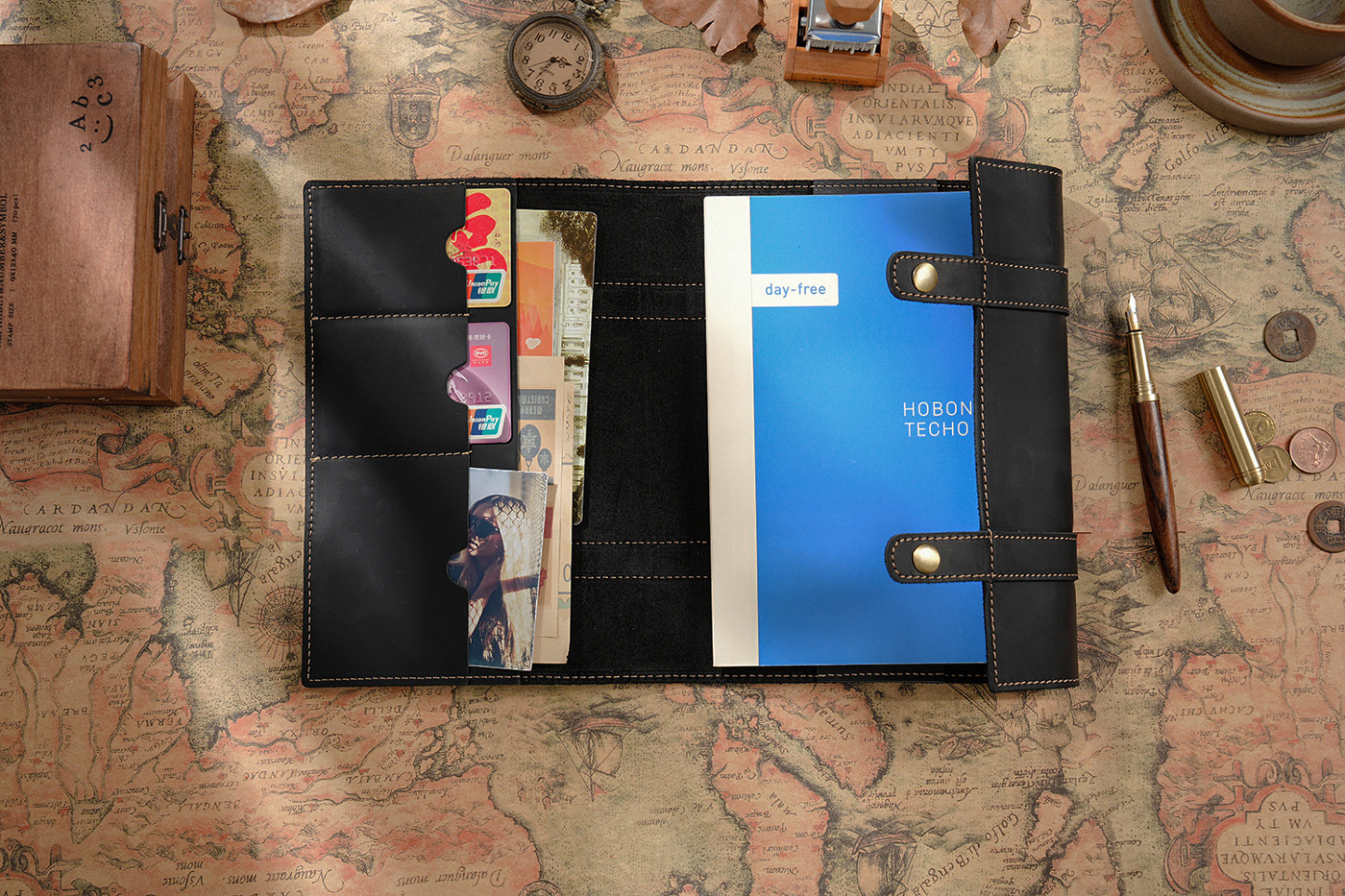 A5 三つ折り 革 ノート カバー カードホルダー付き ボタン閉め