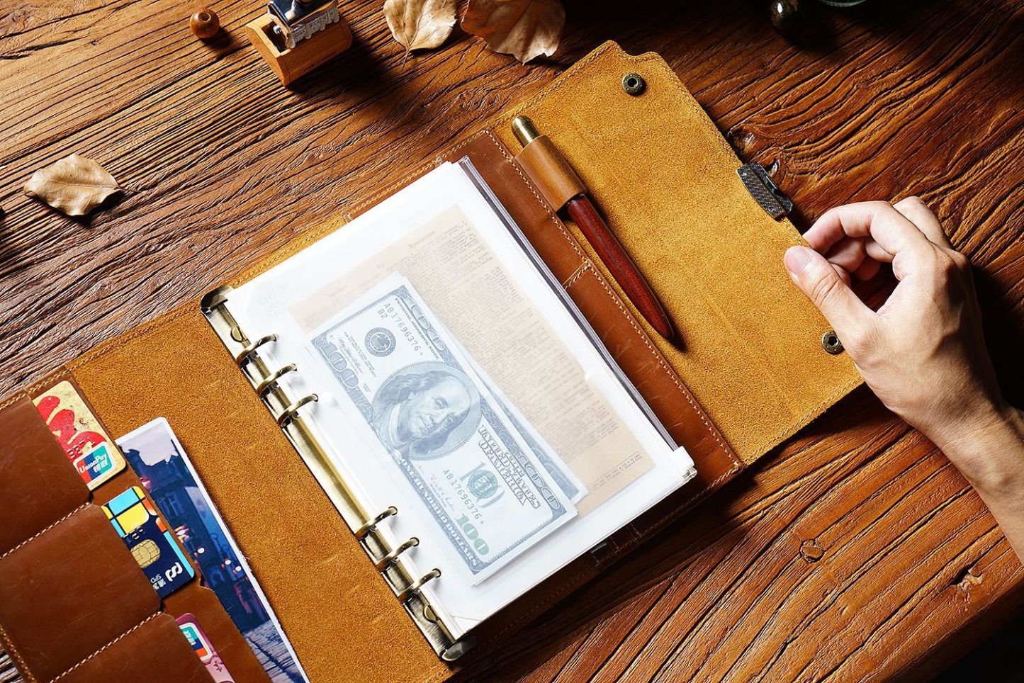 A5 三つ折り 革 ノート カバー 大容量収納 鍵付きノート ルーズリーフ バインダー