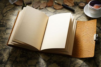 A5 花柄 革カバー ノート 手縫い システム手帳 鍵付きノート