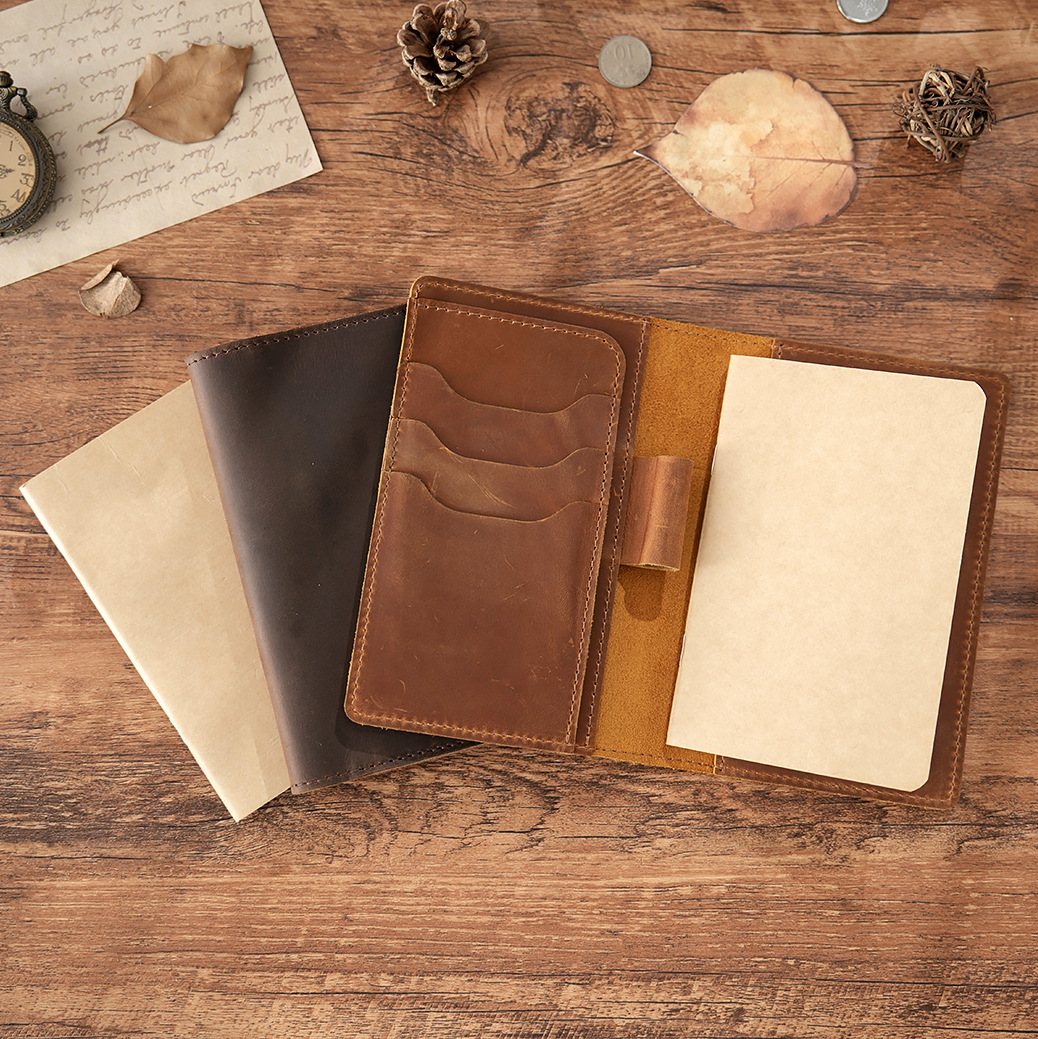 二つ折り 革 ノート カバー 文庫本サイズ対応 大容量収納 ペンホルダー カードホルダー付き