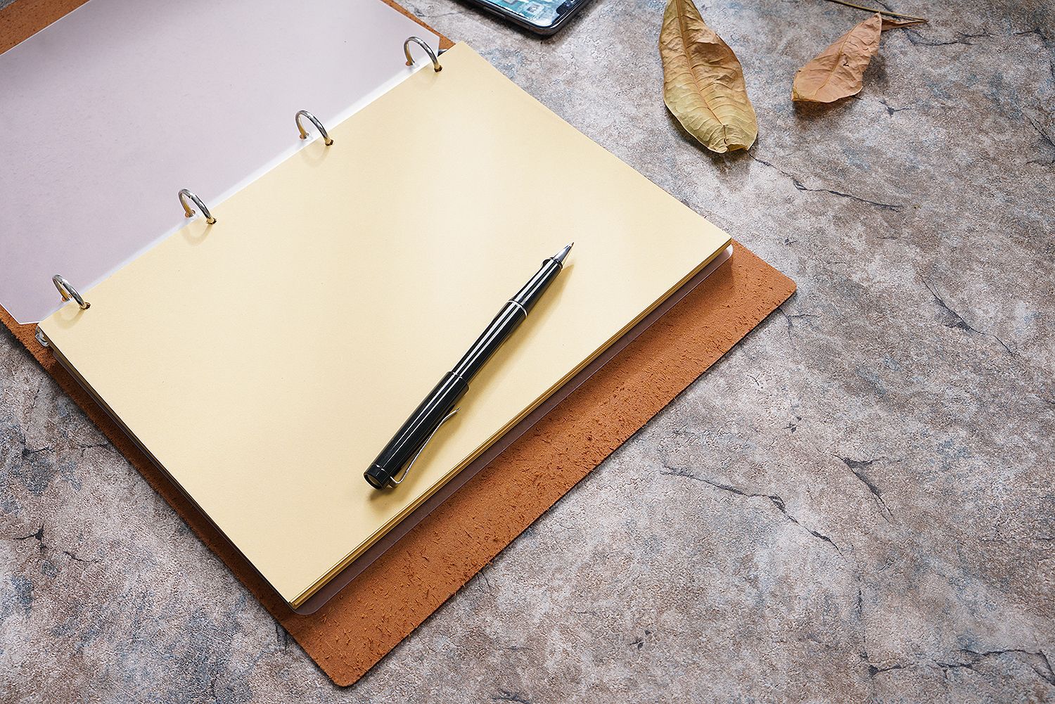 A4 4穴 バインダー 革カバー ノート