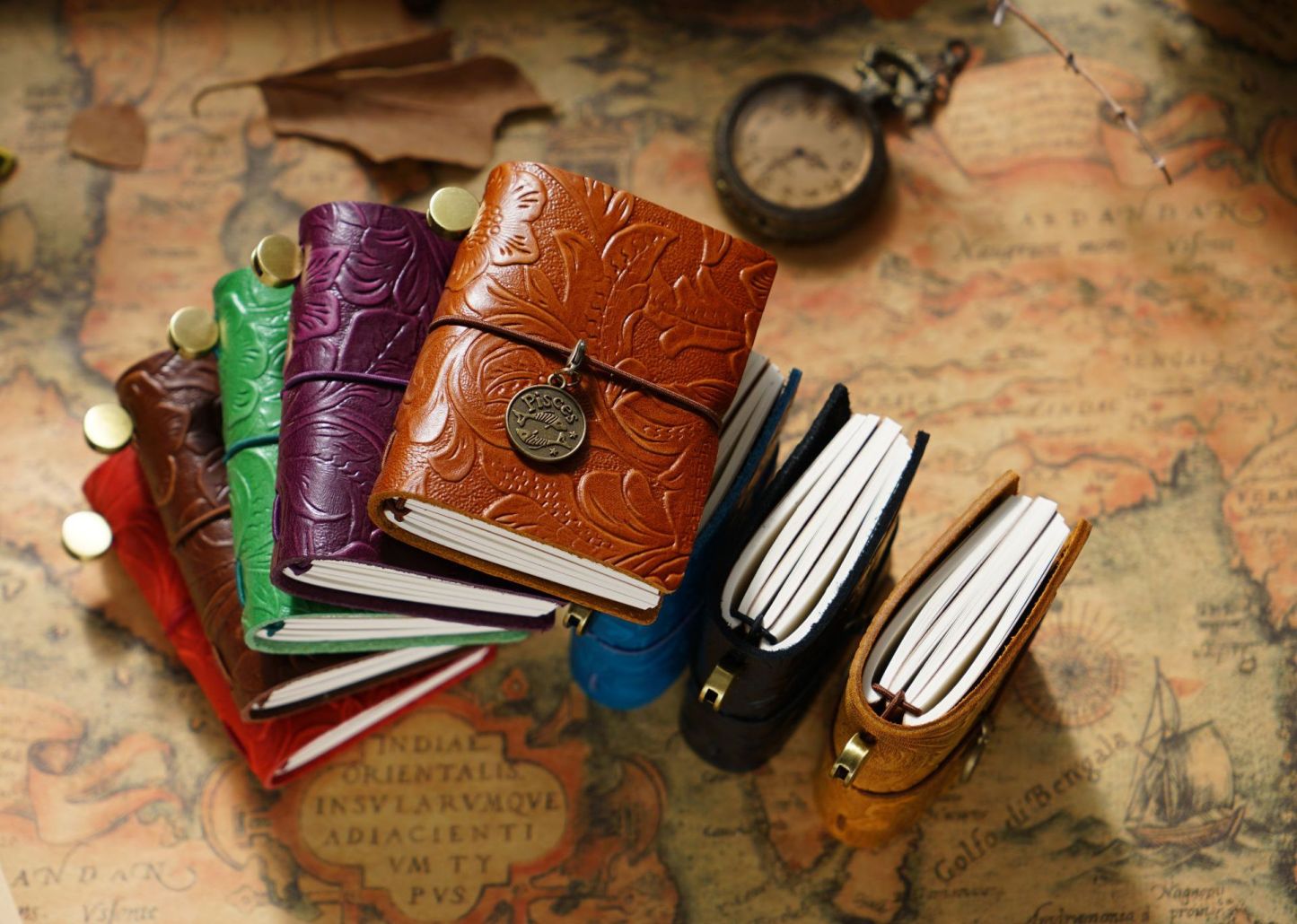 可愛い ミニサイズ システム手帳 唐草模様 革カバー ノート