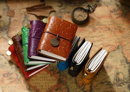 可愛い ミニサイズ システム手帳 唐草模様 革カバー ノート