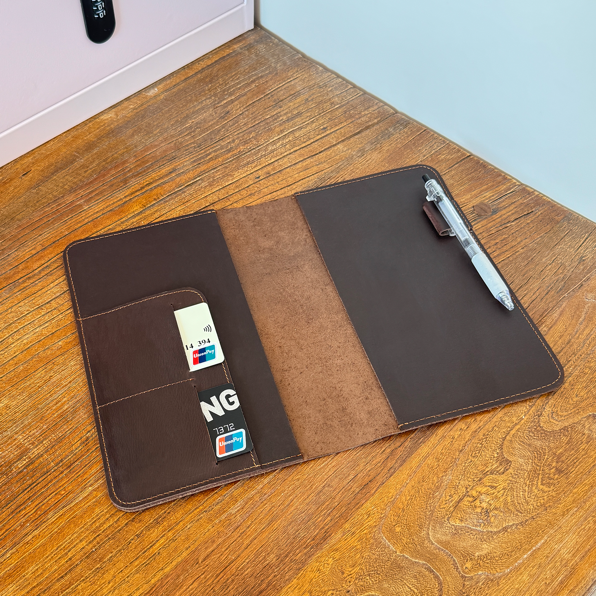 A5 大容量収納 革 ノート カバー