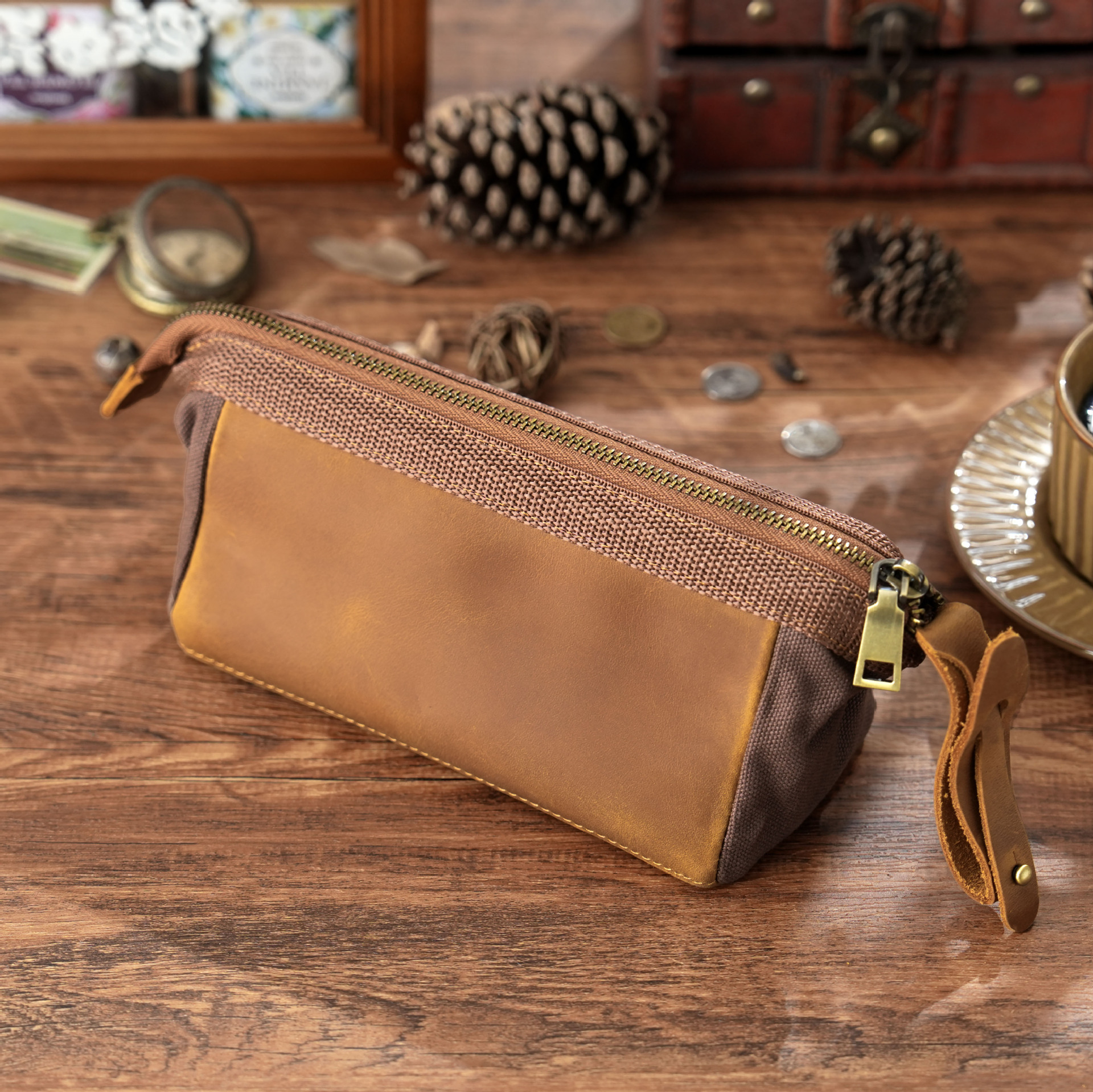 大容量 革 三角ペンケース ファスナー筆箱