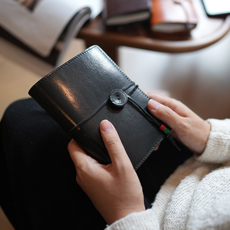 A6 文庫本 植物鞣し革 三つ折り ノート カバー