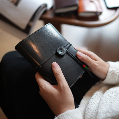 A6 文庫本 植物鞣し革 三つ折り ノート カバー