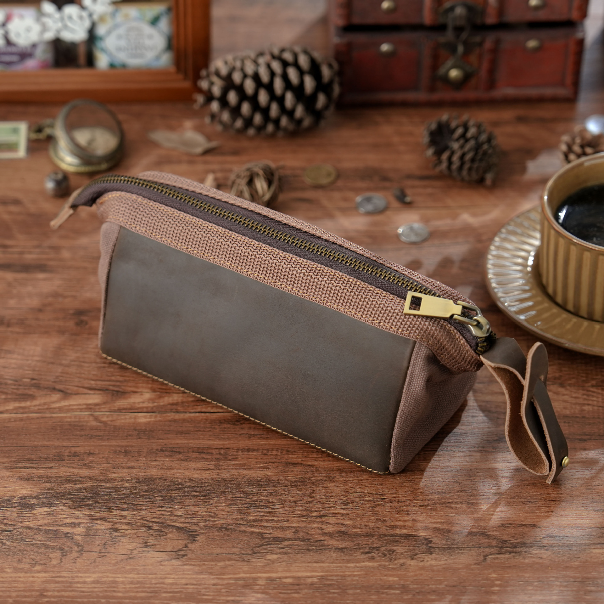 大容量 革 三角ペンケース ファスナー筆箱