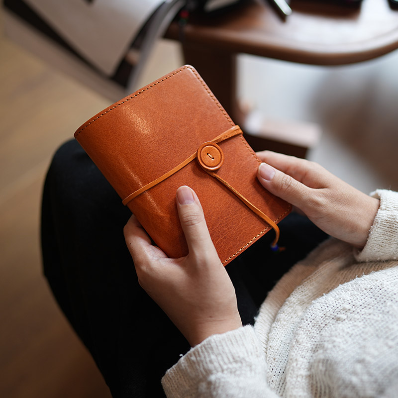 A6 文庫本 植物鞣し革 三つ折り ノート カバー