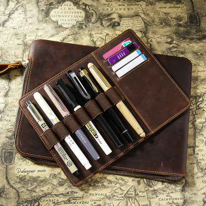 革 ペンケース 7本入れ 高級万年筆対応 筆/カード収納パッドとファスナーバッグ