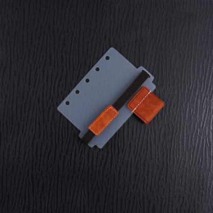 A8 5穴 バインダー用 インデックス シール帳 台紙 ペンホルダー 伸縮バンド