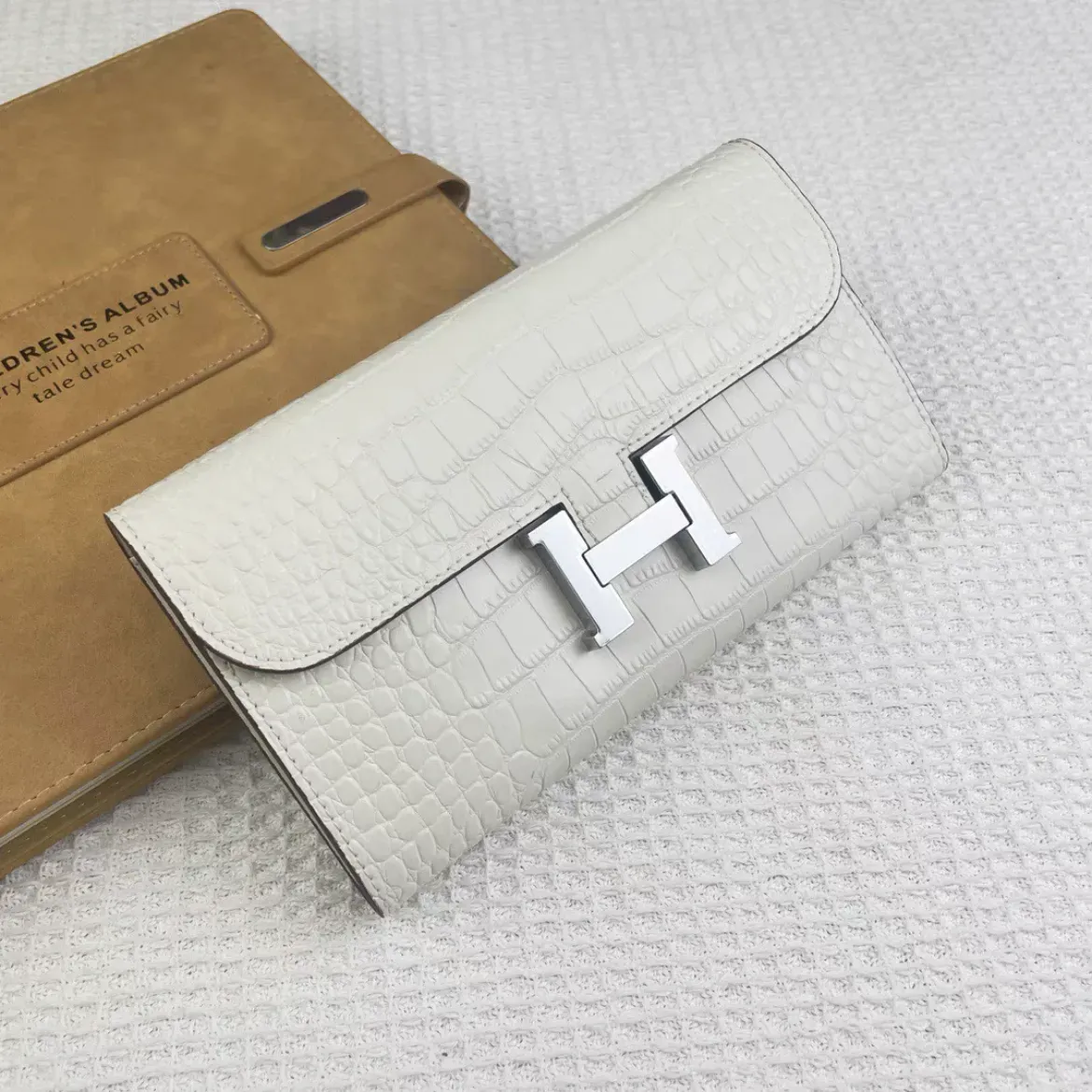 Hermes(エルメス)Constance Long Wallet 財布とクラッチバッグ