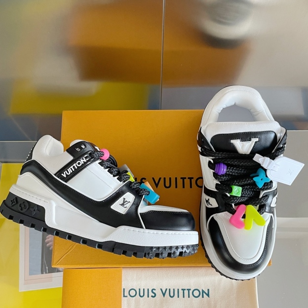 LOUIS VUITTON Trainer パンプス（パントゥーン・シューズ）、スケートシューズ、カジュアル、カップル用スニーカー