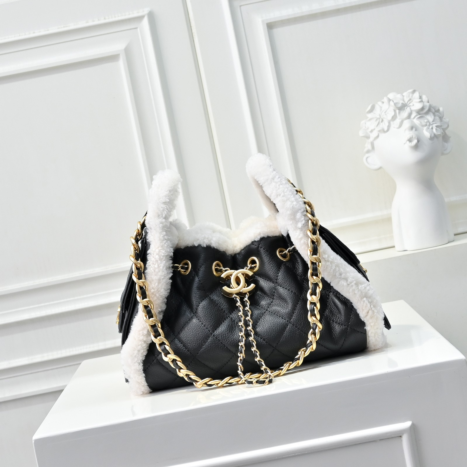 シャネル「Chanel」シャネル 25C ラムウール ホーボーバッグ / ショルダーバッグ