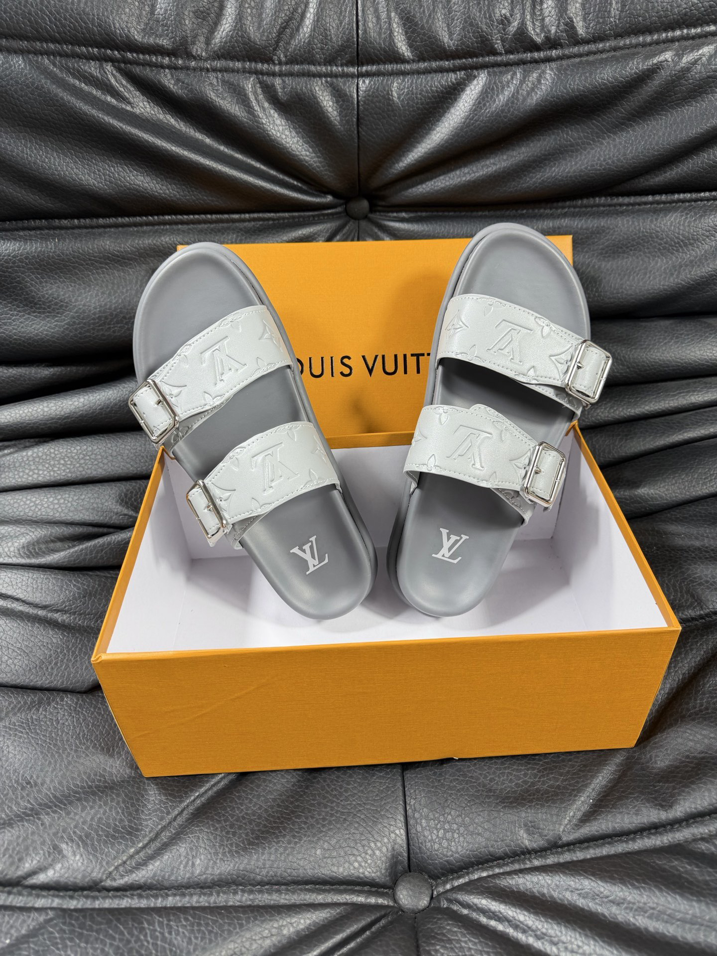 ルイ・ヴィトン「Louis Vuitton」ルイ・ヴィトン LV サンセット フラット コンフォート サンダル（モノグラムキャンバス） / スライドサンダル