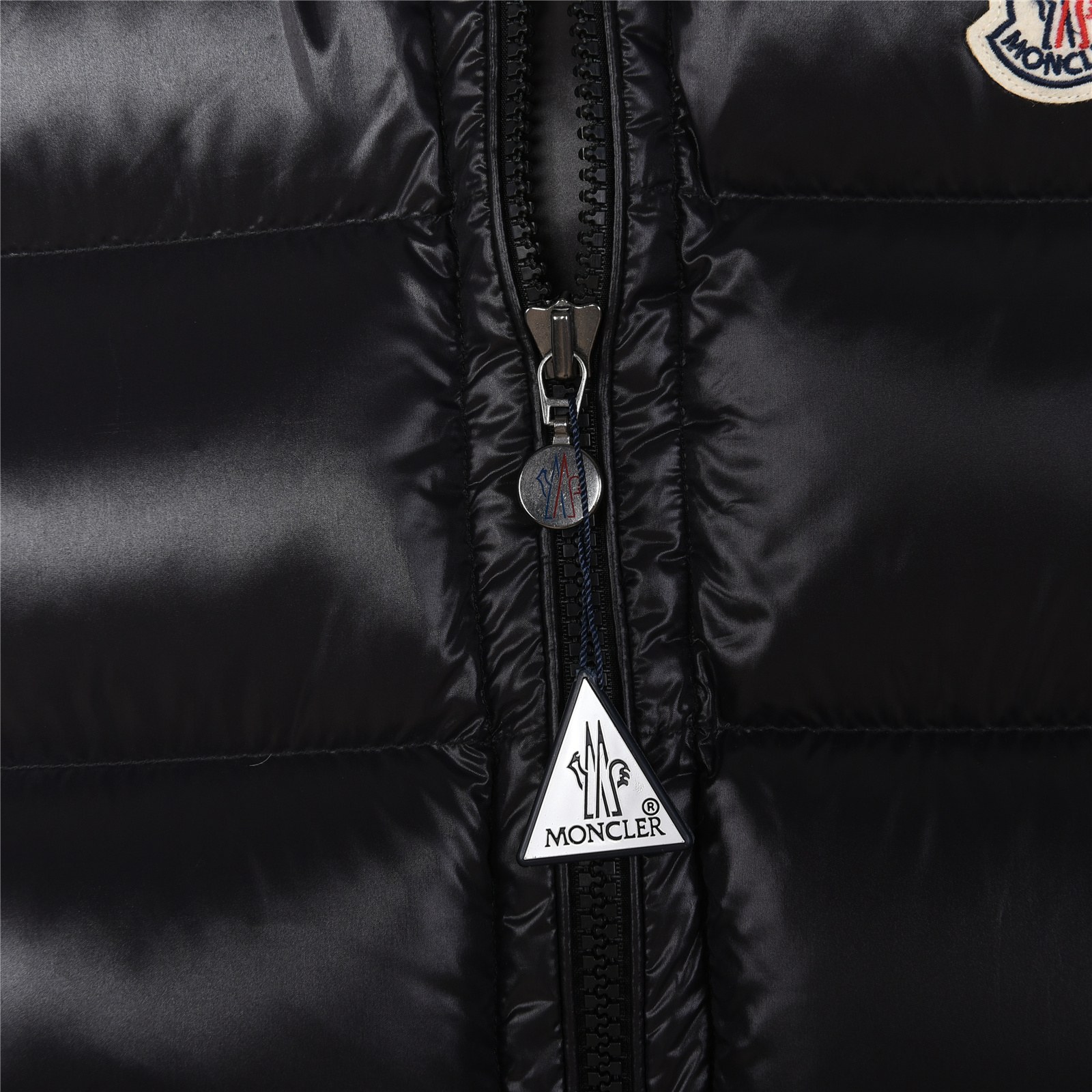 MONCLER ダウンジャケット Bormes（ユニセックス）「ベスト」(べすと)