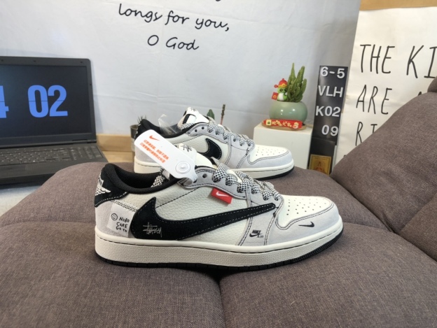 ナイキ「Nike」ク ロー カジュアルスニーカー