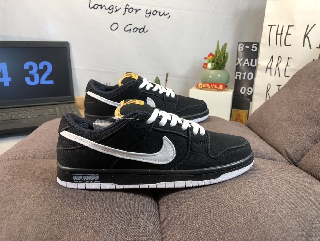 ナイキ「Nike」ク ロー カジュアルスニーカー