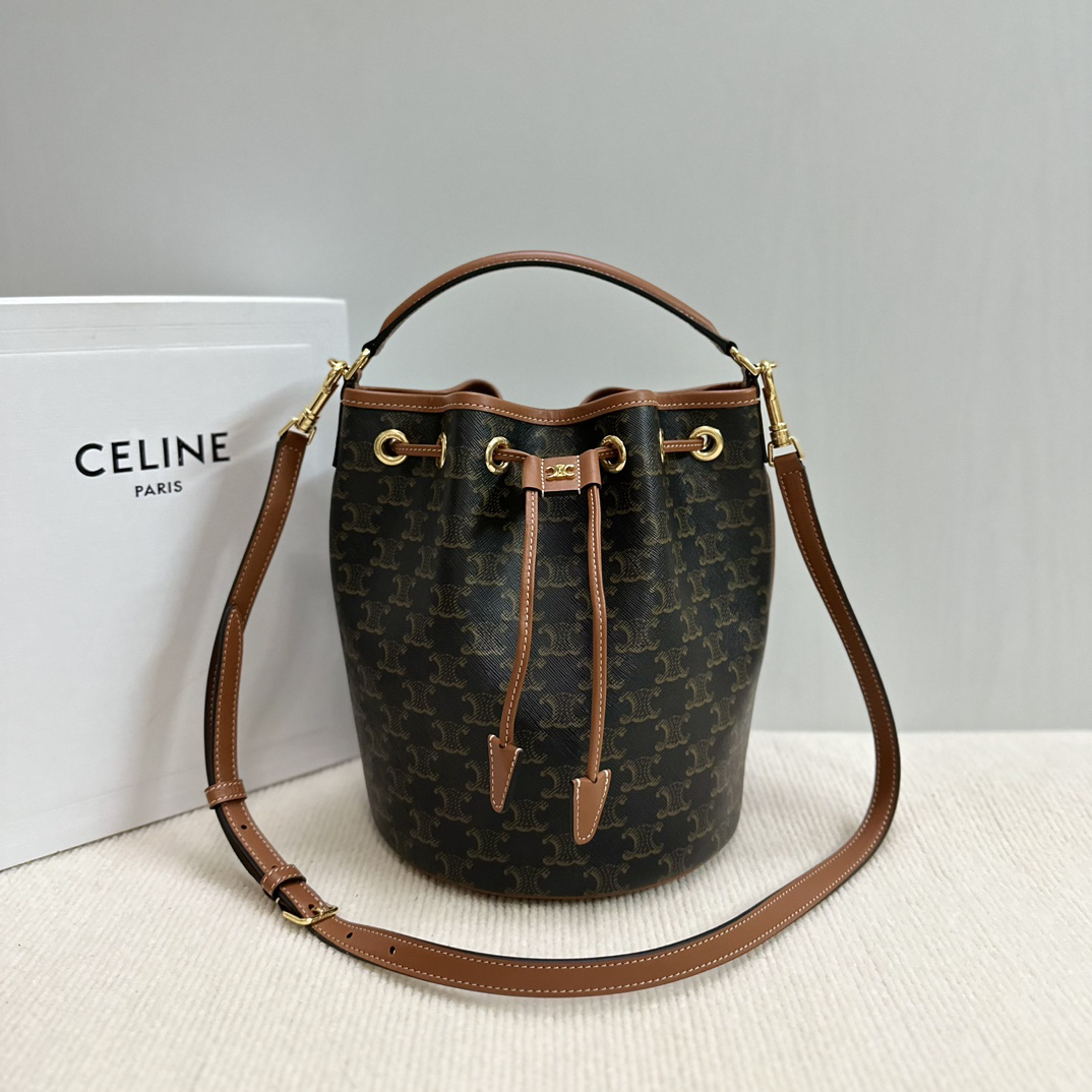 セリーヌ(Celine)ティーン クララ バッグ / トリオンフキャンバス＆カーフスキン