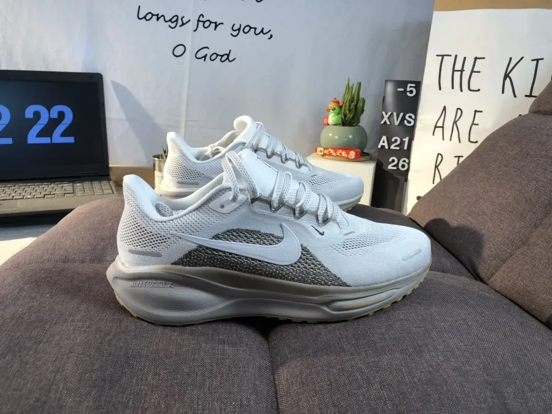 ナイキ「Nike」Air Zoom Pegasus 41 ロードランニングシューズ