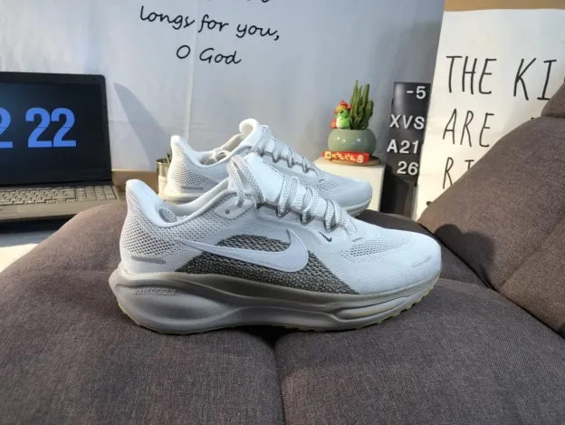 ナイキ「Nike」Air Zoom Pegasus 41 ロードランニングシューズ