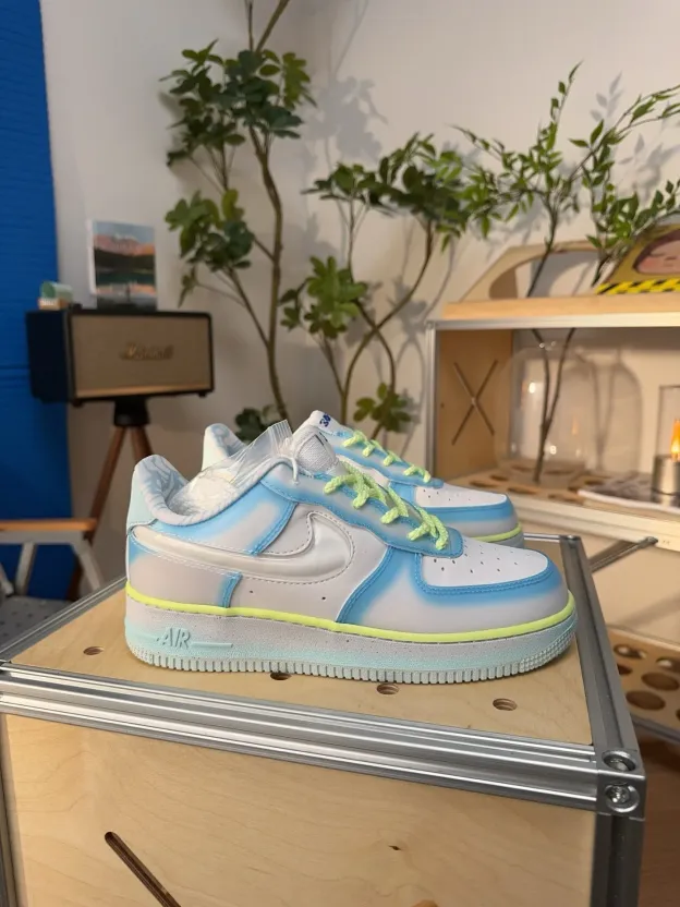 ナイキ「Nike」 Air Force 1 '07 Low "Pure Platinum" エアソール ローテップ スニーカー