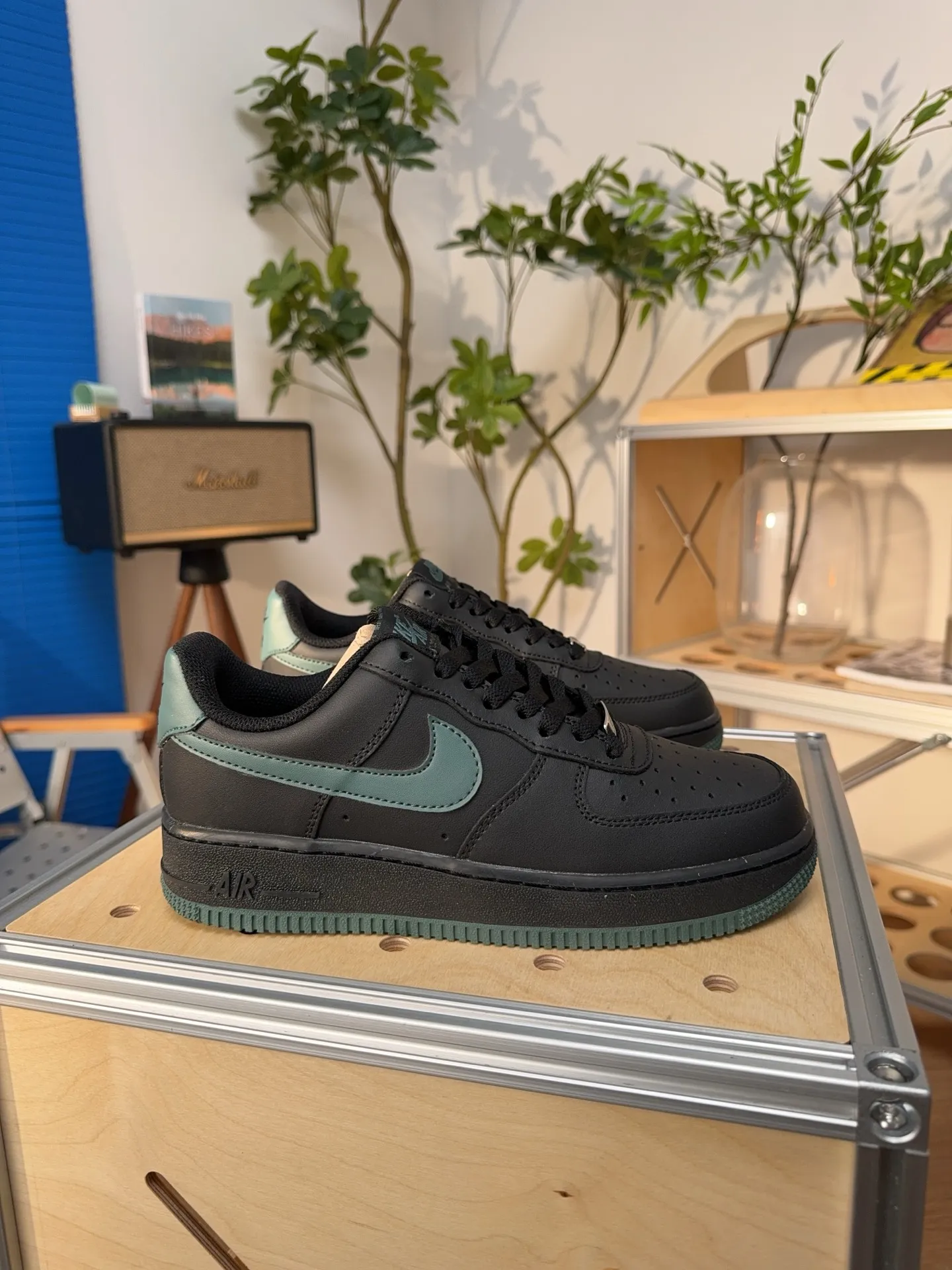 ナイキ「Nike」 Air Force 1 '07 Low "Pure Platinum" エアソール ローテップ スニーカー