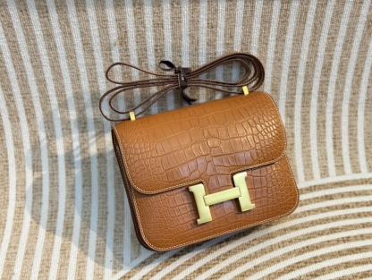 エルメス「Hermès」ミニ・コンスタンス「MINI CONSTANCE」