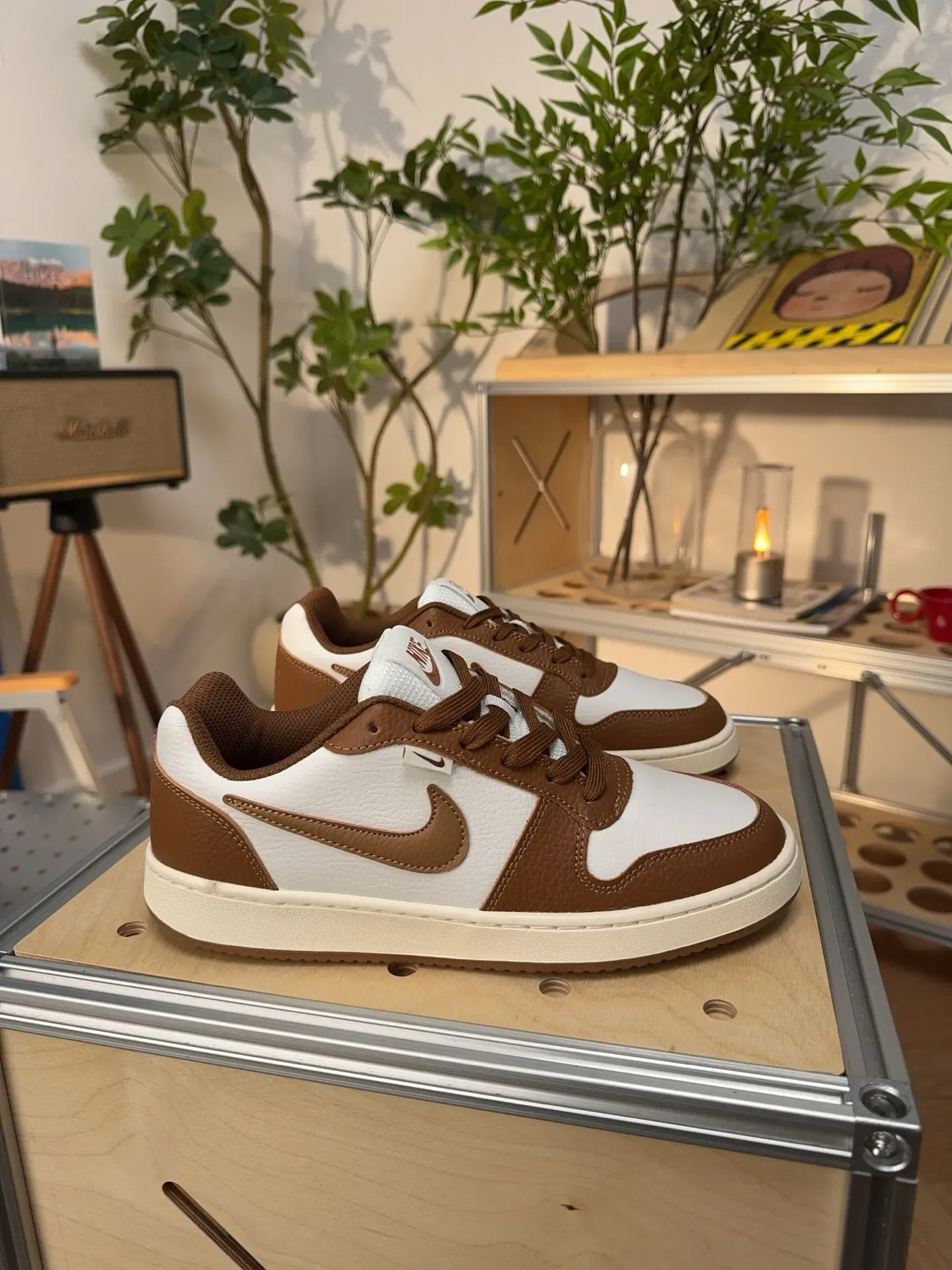 ナイキ「Nike」EBERNON LOW PREMIUM ローカット スニーカー