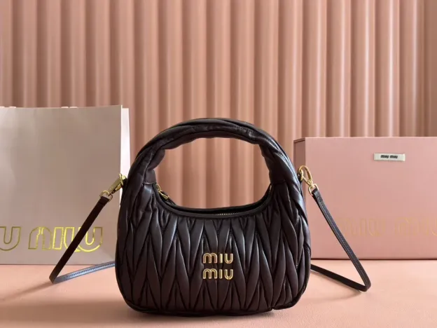 ミュウ ミウ「Miu Miu」 ミニ Wander ハンドバッグ