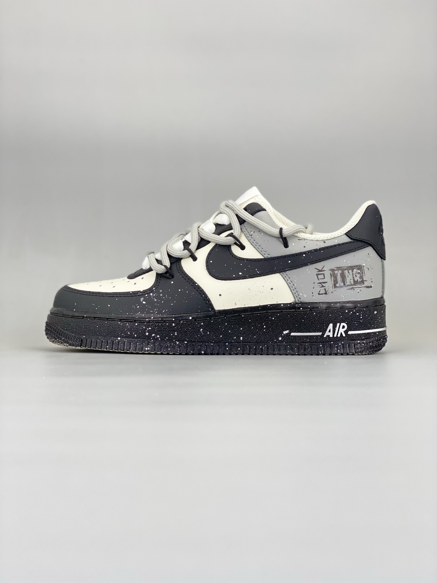 ナイキ「Nike」AIR FORCE 1 LOW '07 スペーステーマ ハンドペイント スニーカー-ISETAN PRESTIGE CURATED