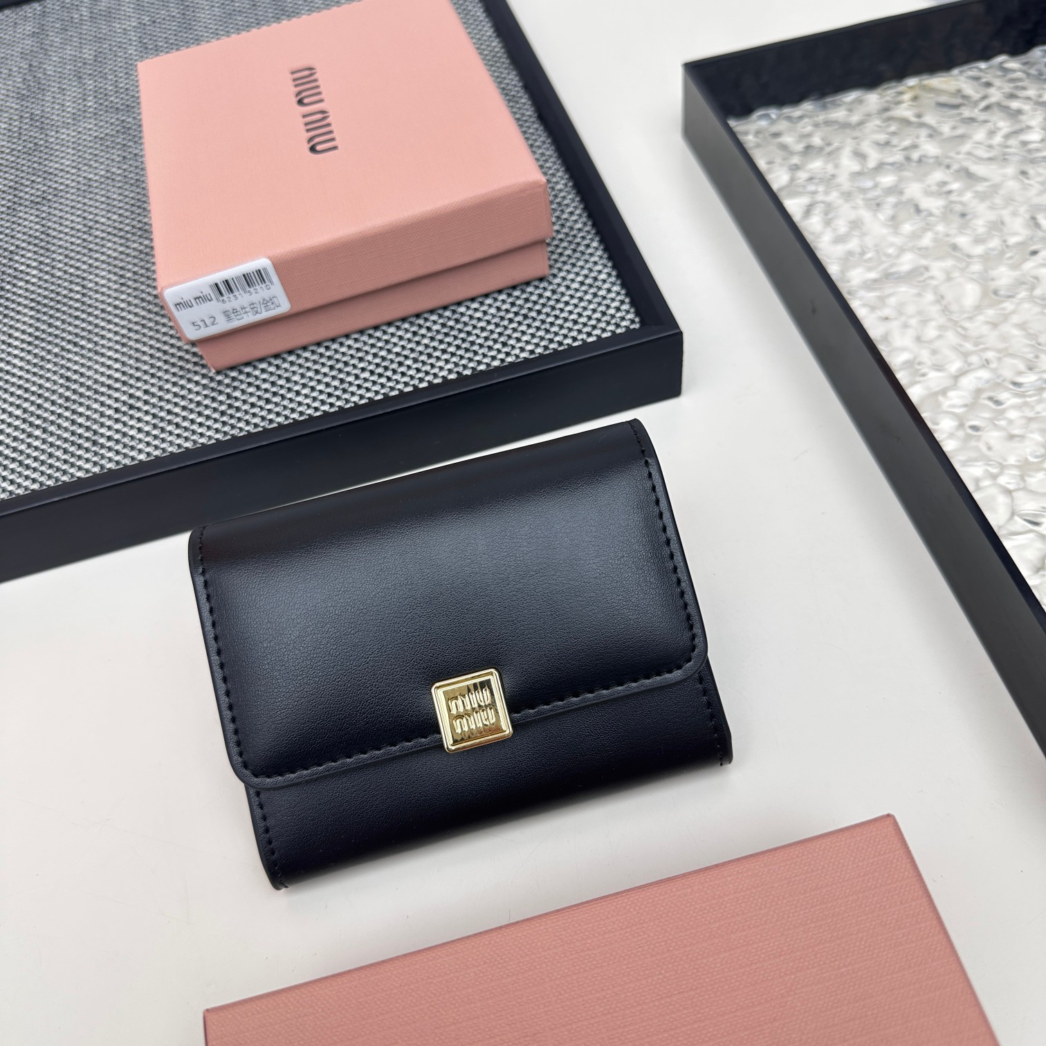 ミュウミュウ「Miu Miu」二つ折りスモールウォレット-ISETAN PRESTIGE CURATED