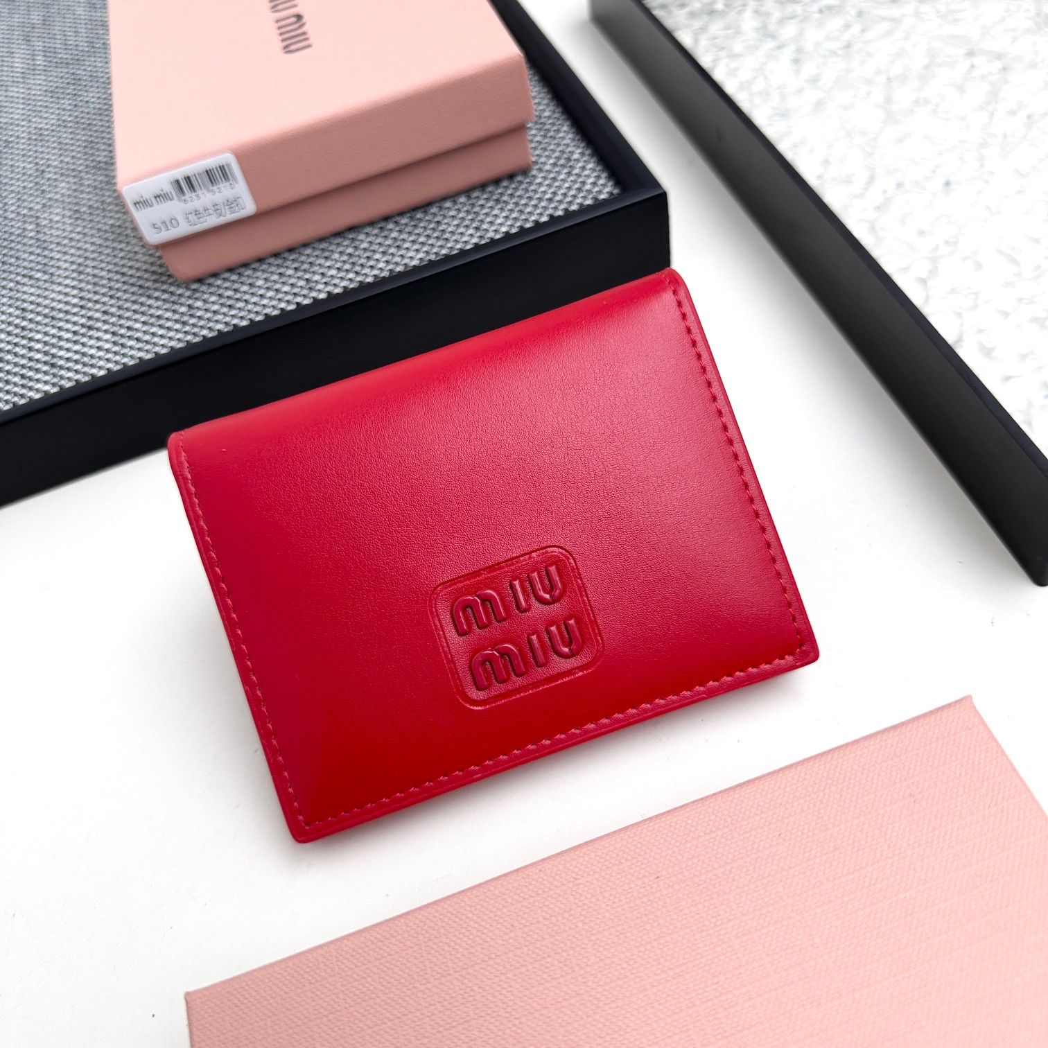 ミュウミュウ「Miu Miu」多機能二つ折りスモールウォレット