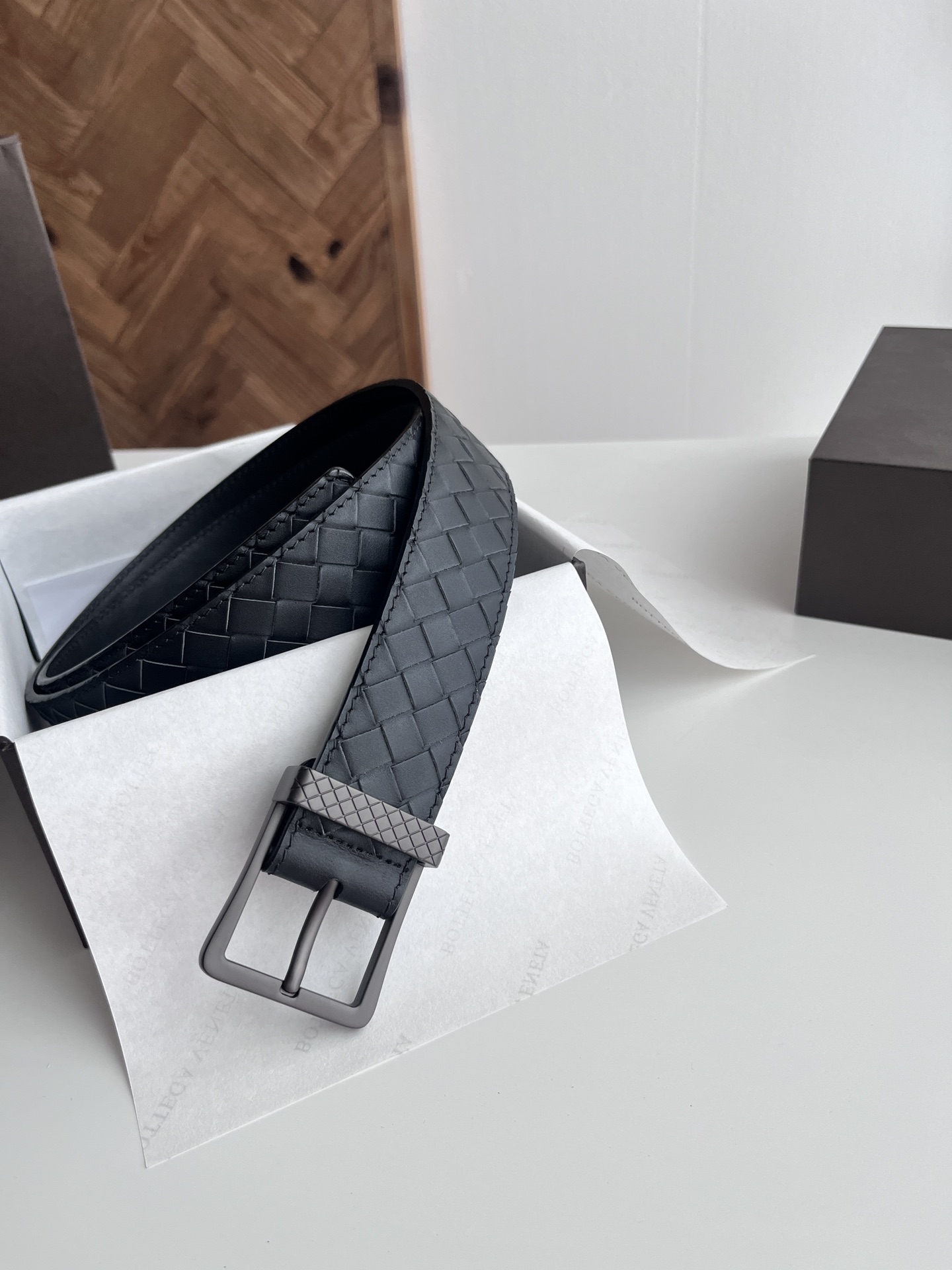 ボッテガ・ヴェネタ「Bottega Veneta」イントレチャート リバーシブル ベルト