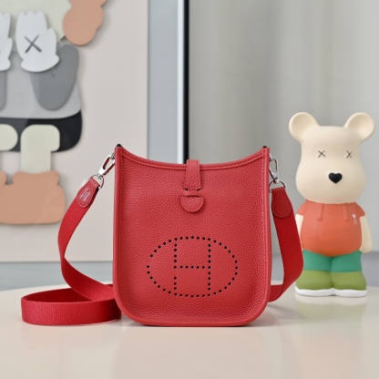エルメス「Hermès」エヴェリン ミニ 17CM バッグ「EVELYNE MINI BAG」